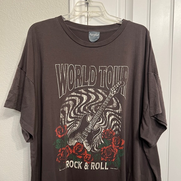 ARULA Dresses & Skirts - Arula T-shirt dress.